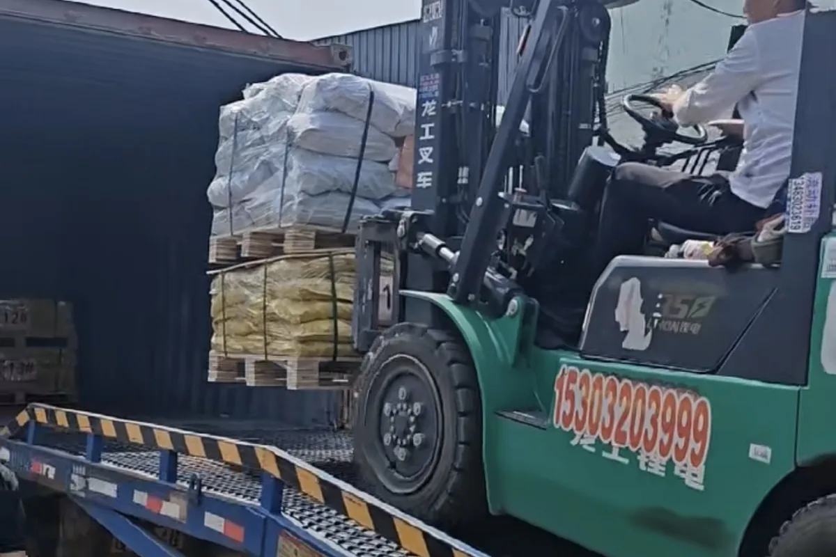 Cuiyi fastener warehouse and export packing